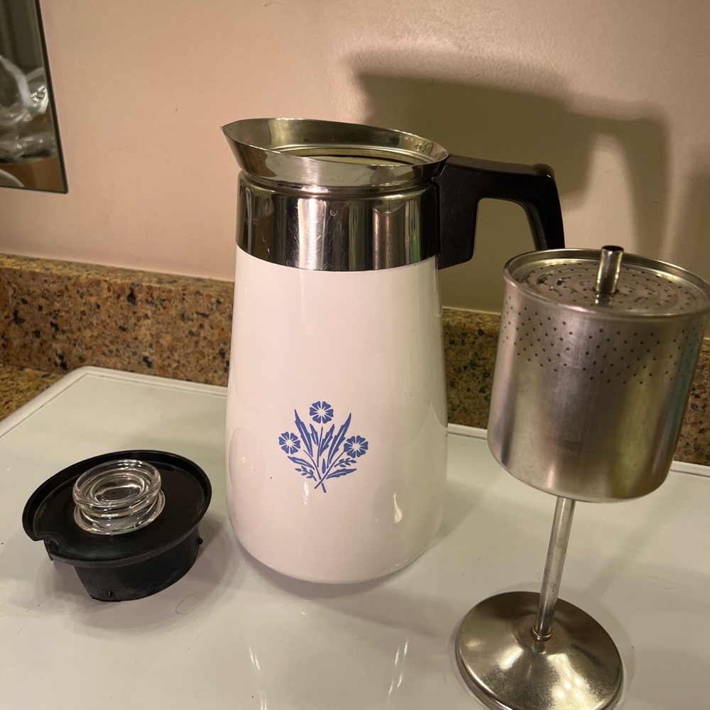 Corningware Blue Cornflower 9 Cup Coffee Pot with Original Inside Parts - Picture 5 of 12
